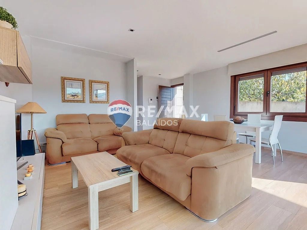 Sala de estar de Casa o chalet en venta en Vigo  con Calefacción, Jardín privado y Parquet