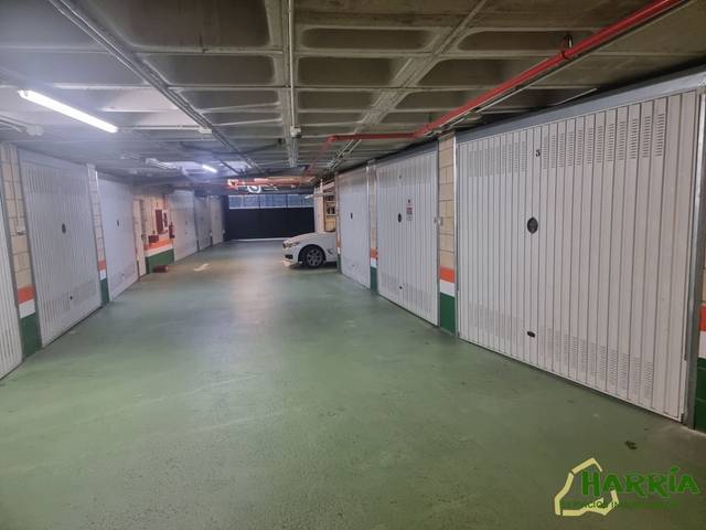 Garaje en Venta en Lousada Kalea en Agustinak / Agustinas -  Markola