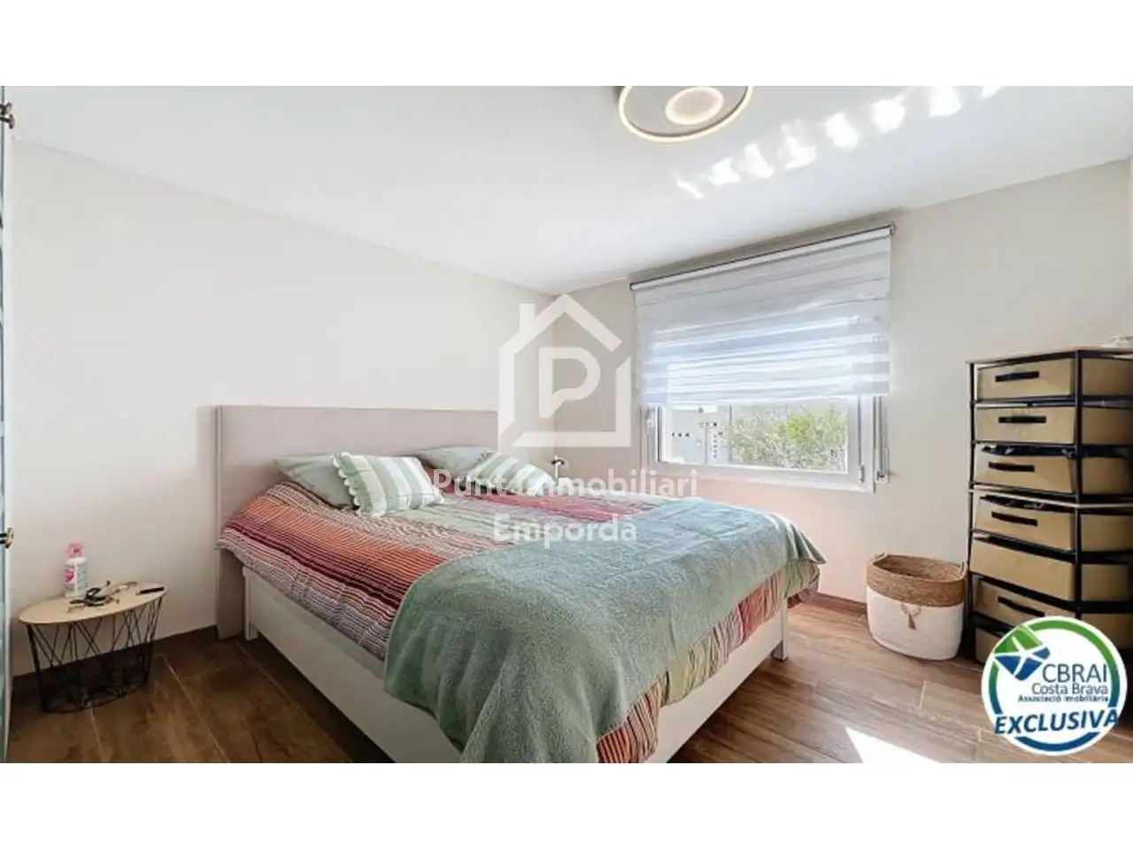 Dormitori de Apartament en venda en Roses amb Parquet, Terrassa i Moblat