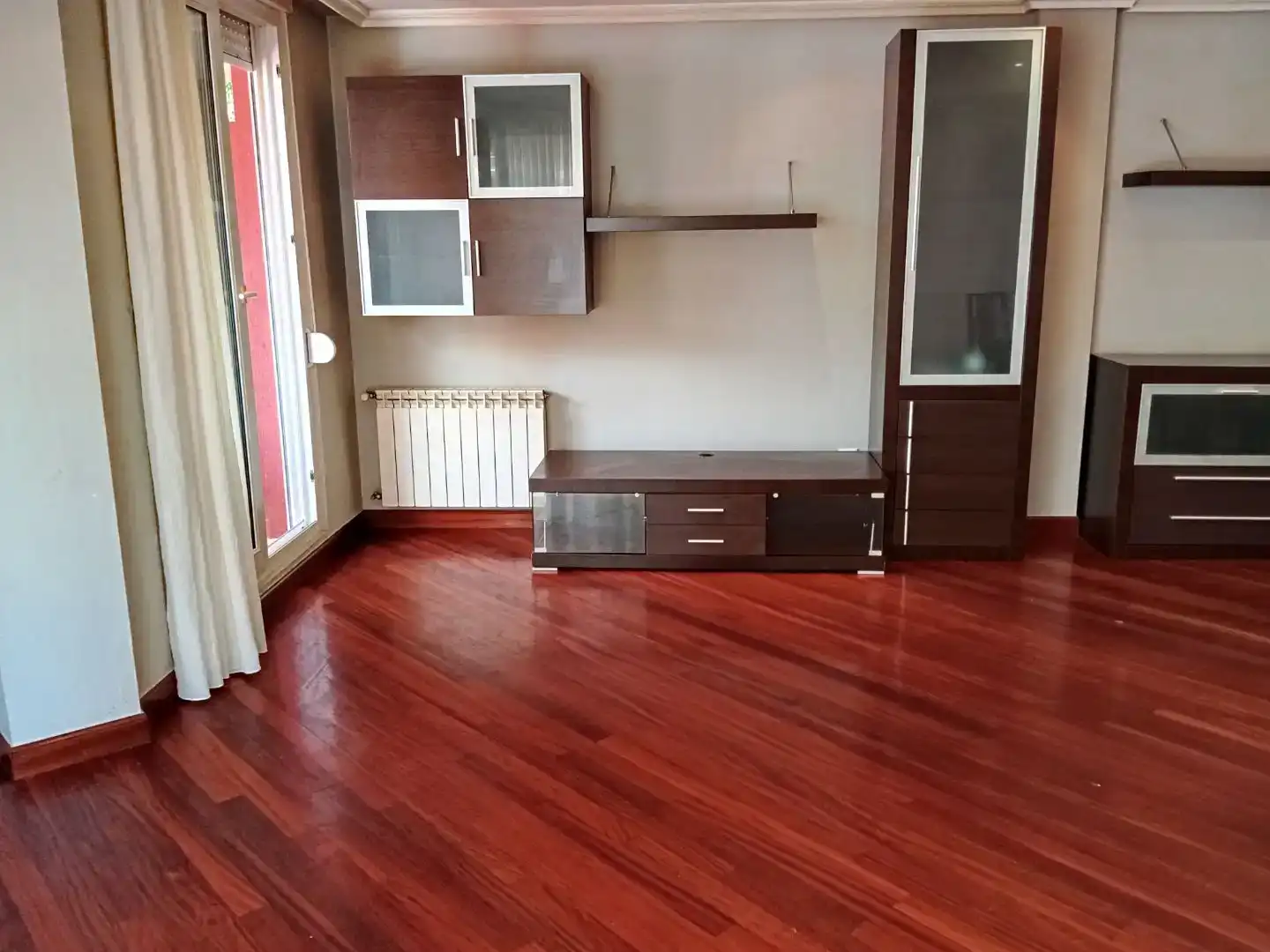 Sala d'estar de Pis en venda en Ampuero amb Balcó