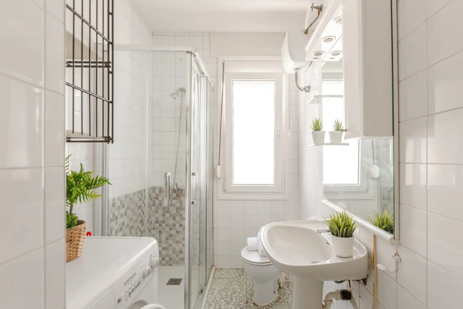 Bathroom of Attic for sale in  Pamplona / Iruña  with Parquet flooring, Terrace and Balcony