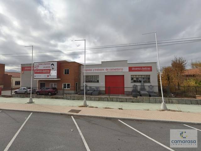Nave industrial en Alquiler en Calle Jorge De Santayana, 25 en Hervencias Altas - El Pinar