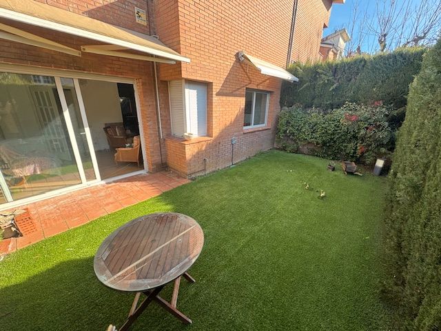 Single-family semi-detached to rent in Carrer d'Elisenda Ribatallada, L'Eixample