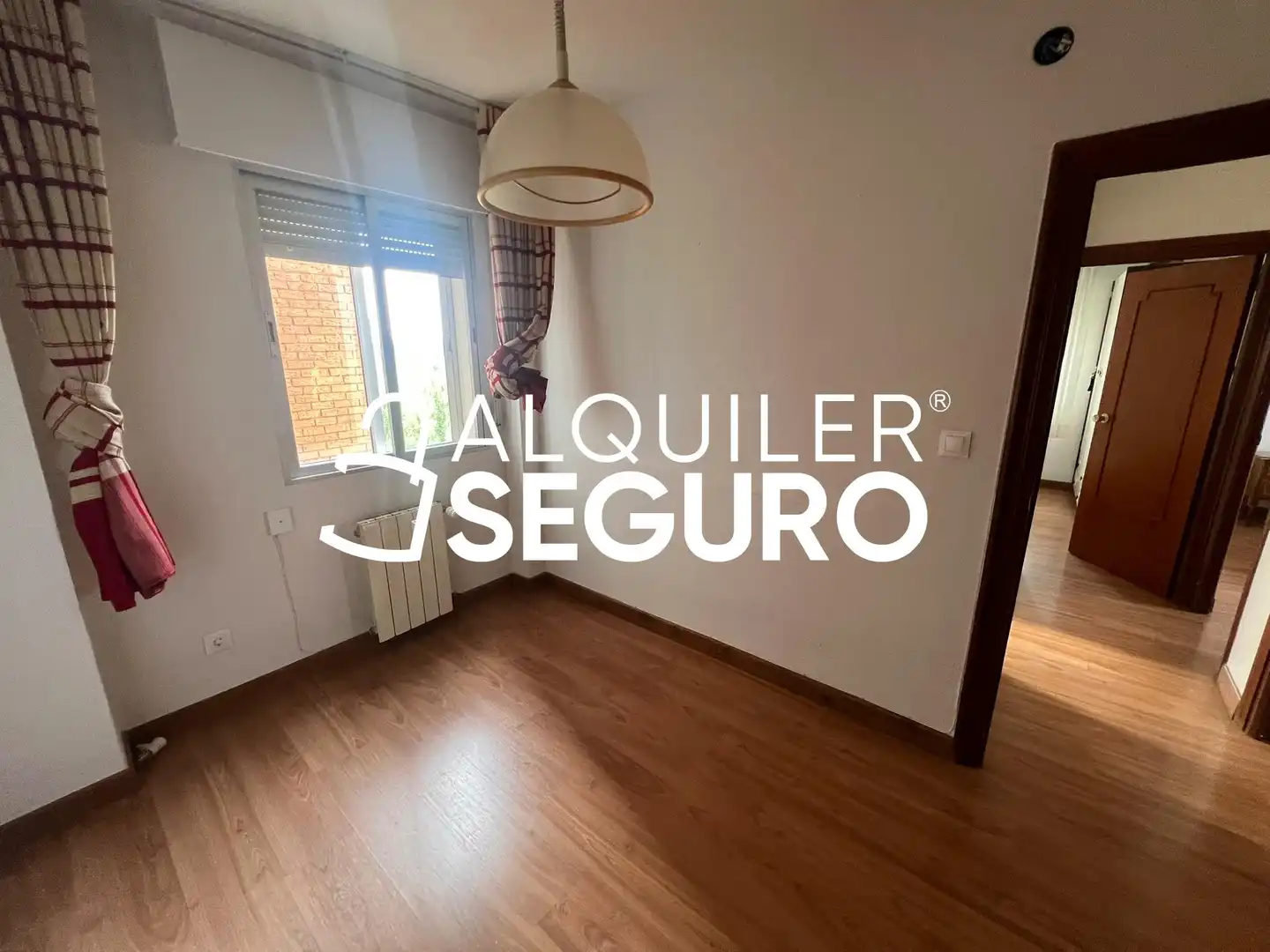 Habitación de Piso de alquiler en Madrid con Calefacción y Amueblado