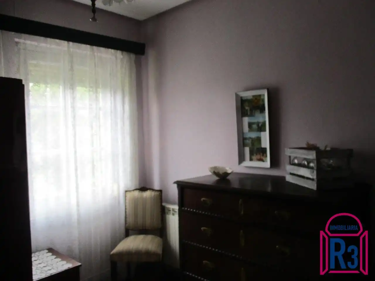 Dormitori de Casa o xalet en venda en León Capital  amb Calefacció