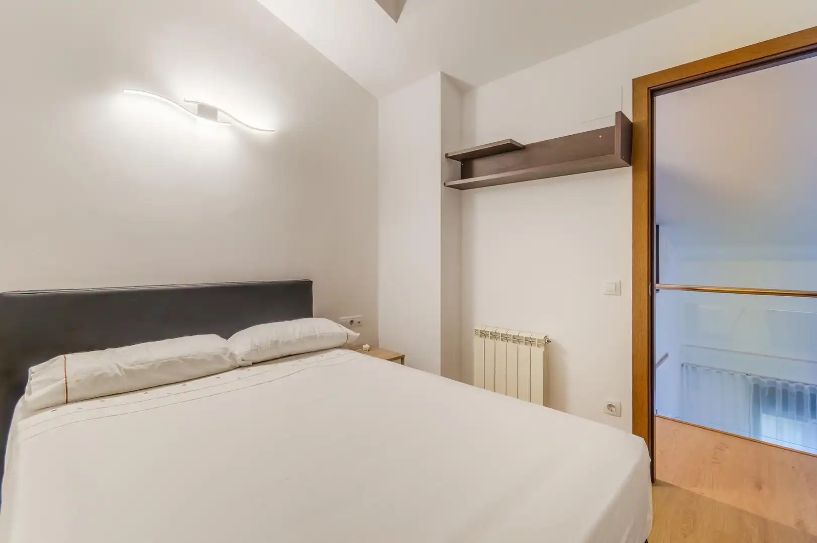 Schlafzimmer von Wohnung zum Verkauf in Salt mit Klimaanlage, Heizung und Terrasse