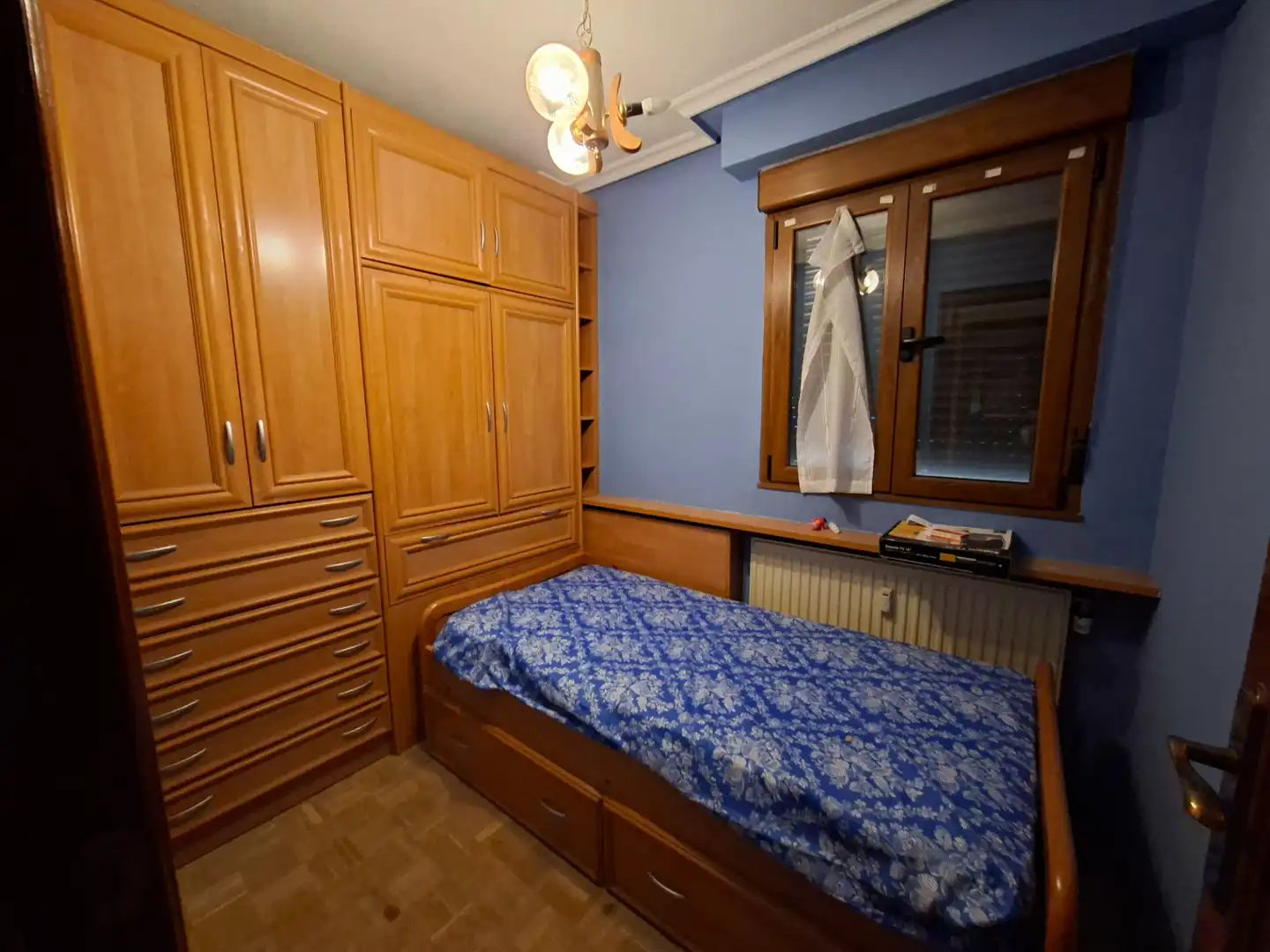Habitación de Piso de alquiler en Avilés con Calefacción, Parquet y Horno
