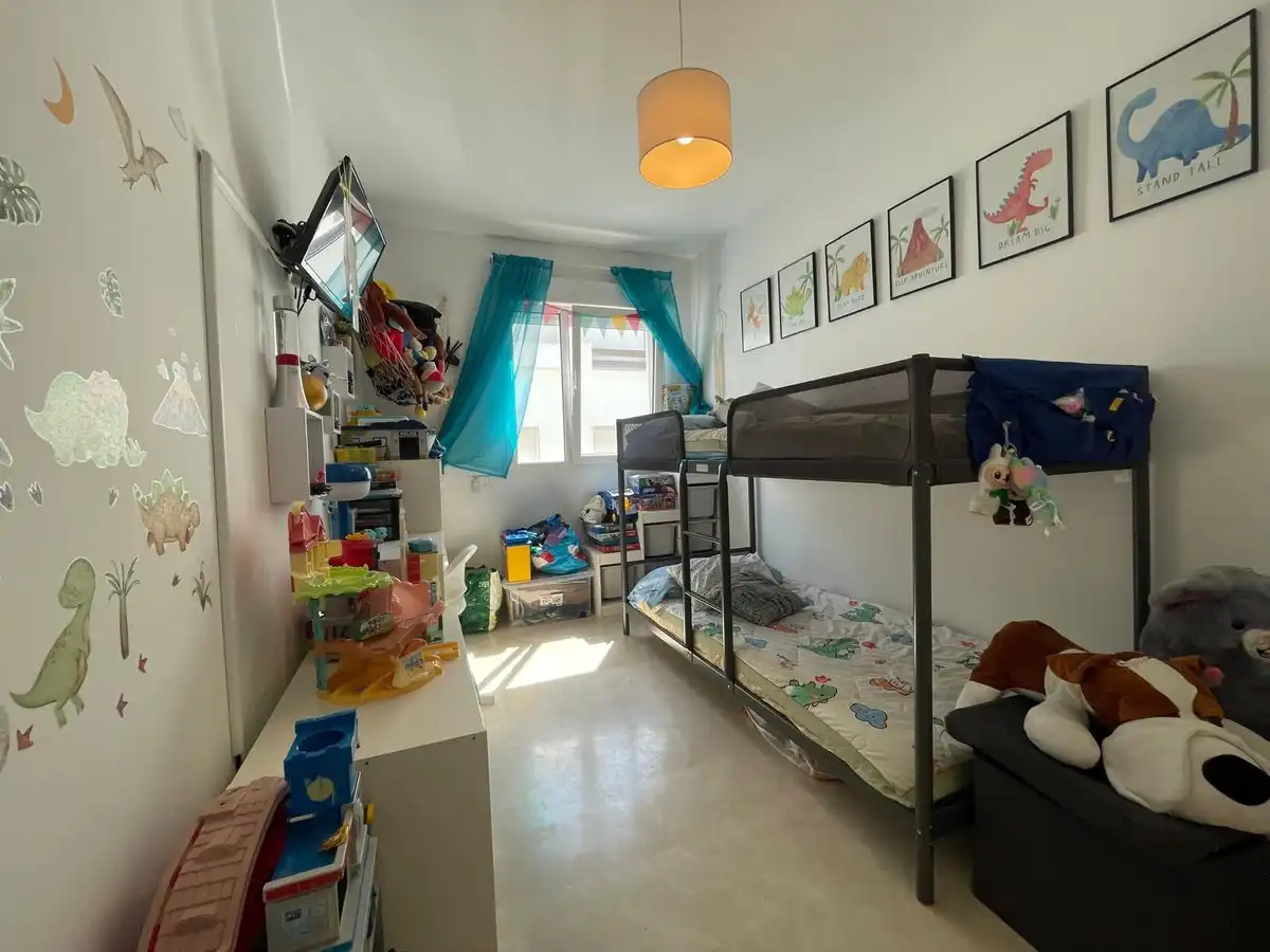 Dormitori de Dúplex en venda en Estepona amb Aire condicionat, Jardí privat i Terrassa