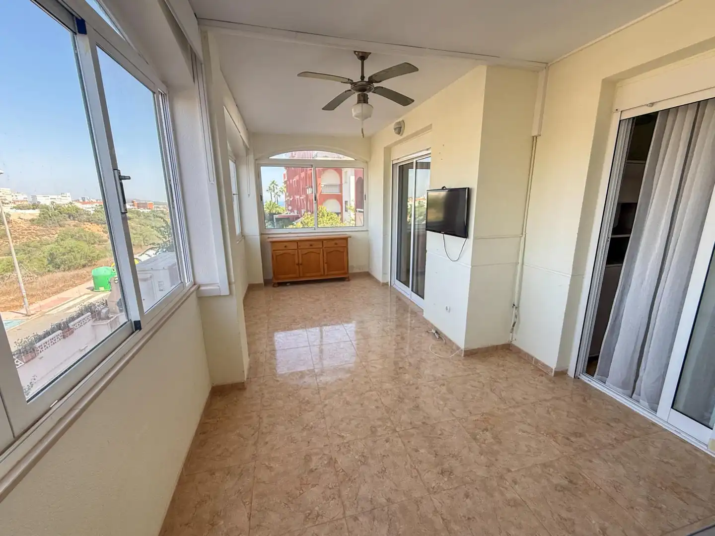 Apartament amb terrassa de lloguer a Calle HELENA 2, imagen 4