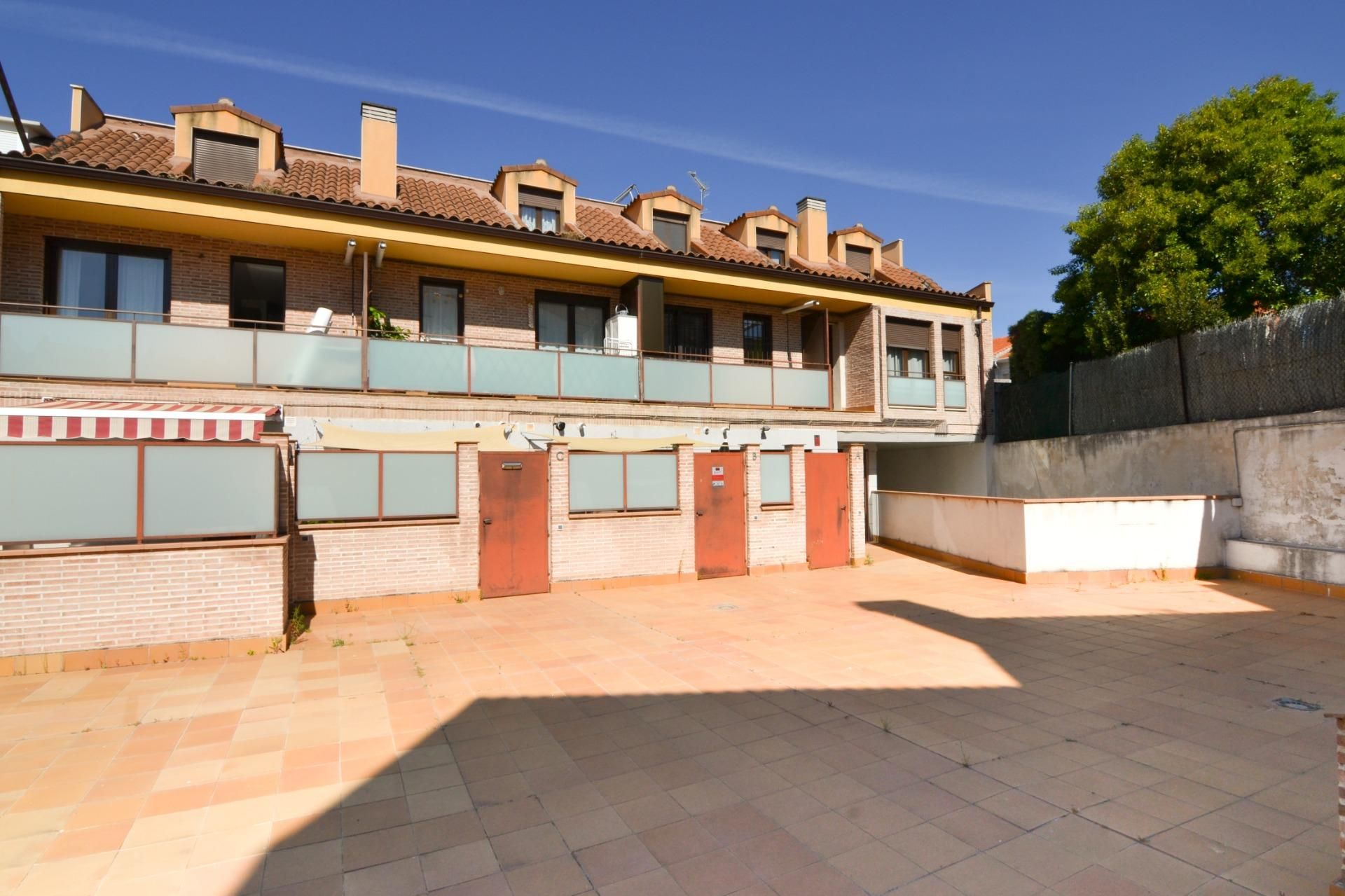 Exterior view of Duplex for sale in Quijorna  with Heating, Terrace and Balcony
