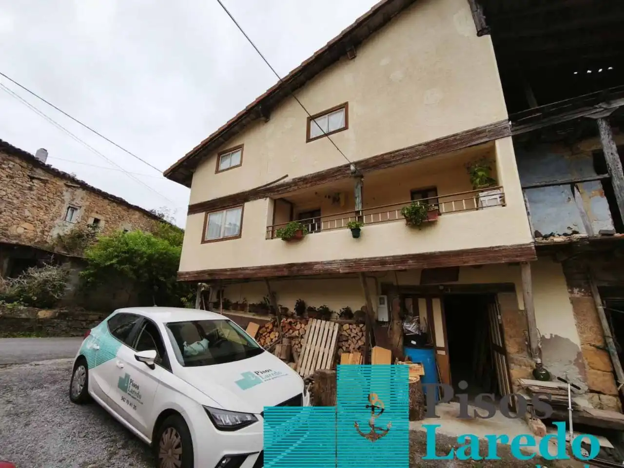 Exterior view of Detached homes for sale in Rasines  with Heating, Private garden and Parquet flooring