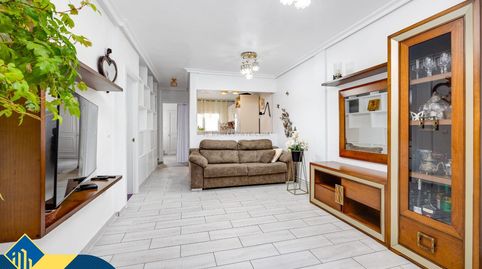 Casa con terraza, en la provincia de Alicante, en la ciudad de Torrevieja, en el barrio de Playa del Cura. 3 habitaciones | 67 m²