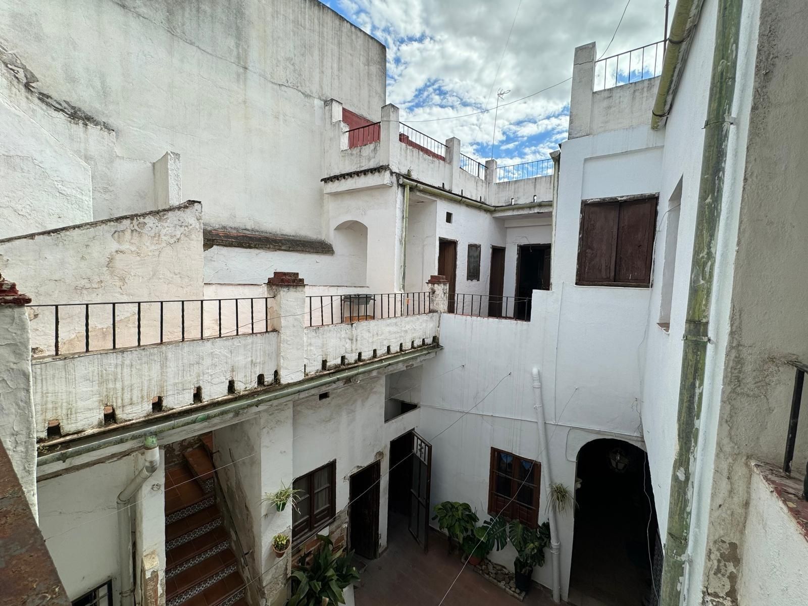 Vista exterior de Casa o xalet en venda en  Córdoba Capital amb Terrassa i Traster