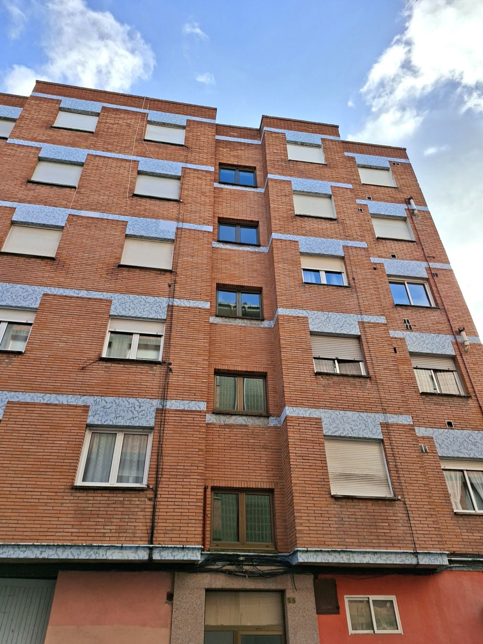 Vista exterior de Piso en venta en Gijón  con Calefacción