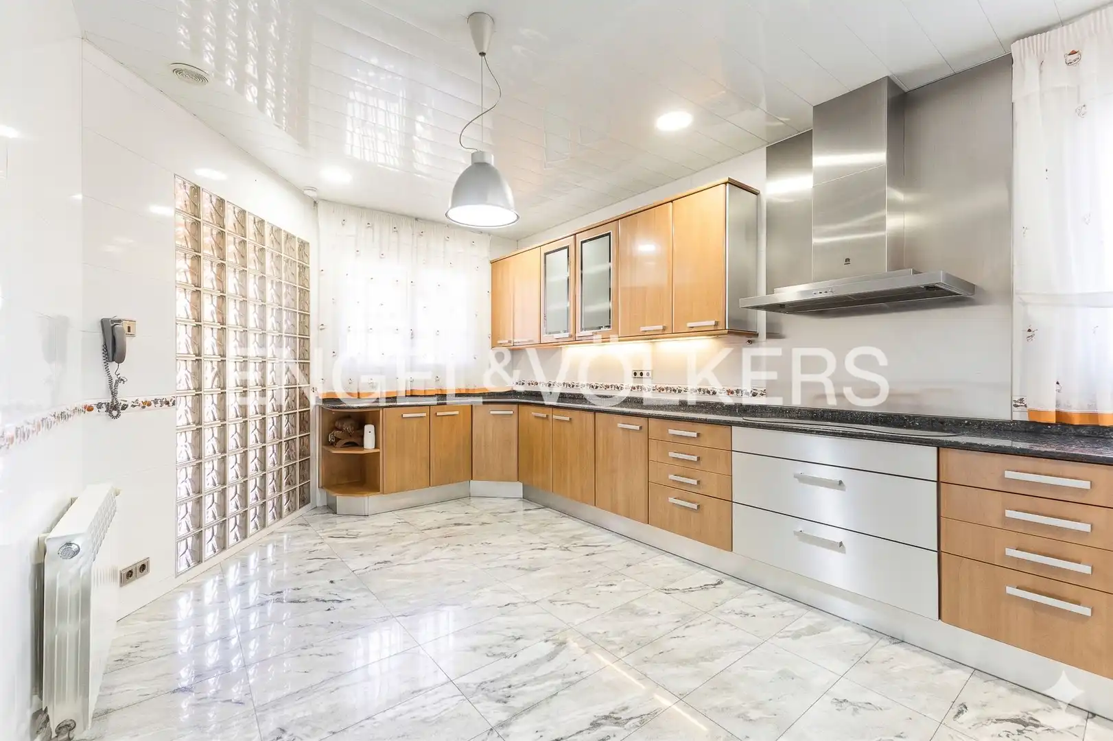Cocina de Casa o chalet en venta en Molins de Rei con Aire acondicionado, Calefacción y Jardín privado