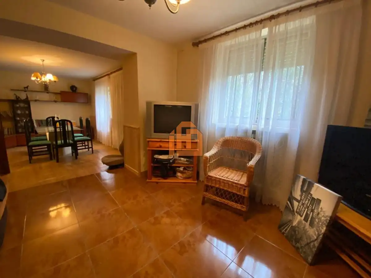 Houses for sale in Calle Canonigo Isidoro, La Pola de Gordón
