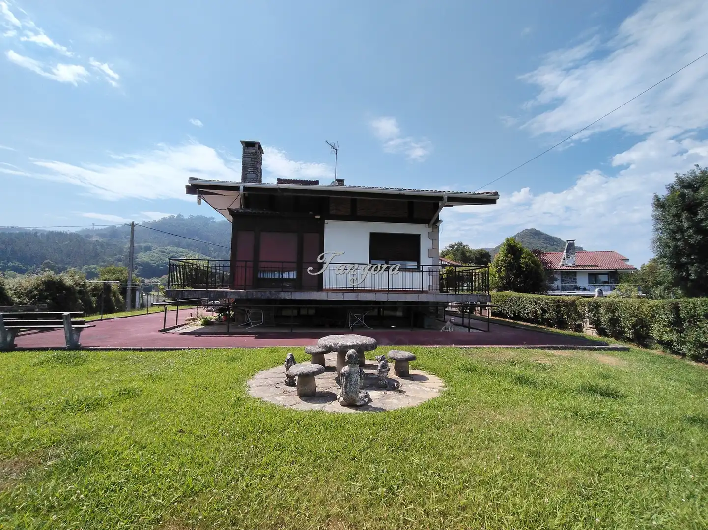 Vista exterior de Casa o xalet en venda en Busturia amb Calefacció, Jardí privat i Parquet