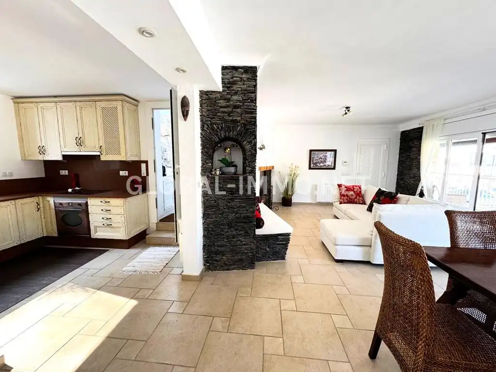 Sala d'estar de Casa o xalet en venda en Roses amb Aire condicionat, Calefacció i Terrassa