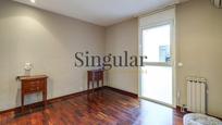 Bedroom of Flat for sale in  Barcelona Capital  with Air Conditioner and Balcony