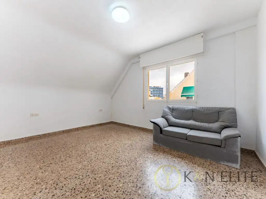 Dormitori de Àtic en venda en El Campello amb Jardí privat, Terrassa i Piscina
