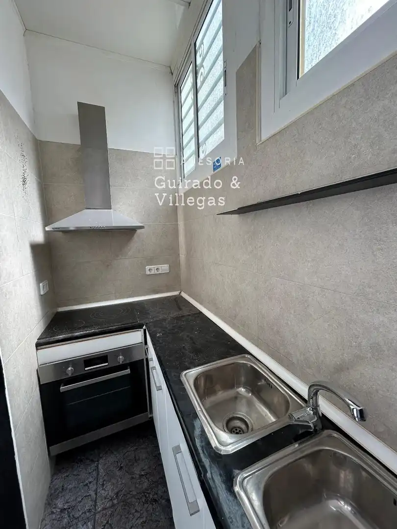 Cuina de Local en venda en Barcelona amb Aire condicionat