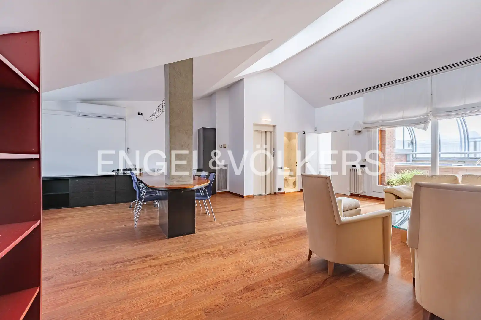 Sala de estar de Casa o chalet en venta en Sant Cugat del Vallès con Aire acondicionado, Calefacción y Jardín privado