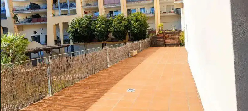 Terrasse von Wohnungen zum Verkauf in Sitges mit Parkett, Terrasse und Abstellraum