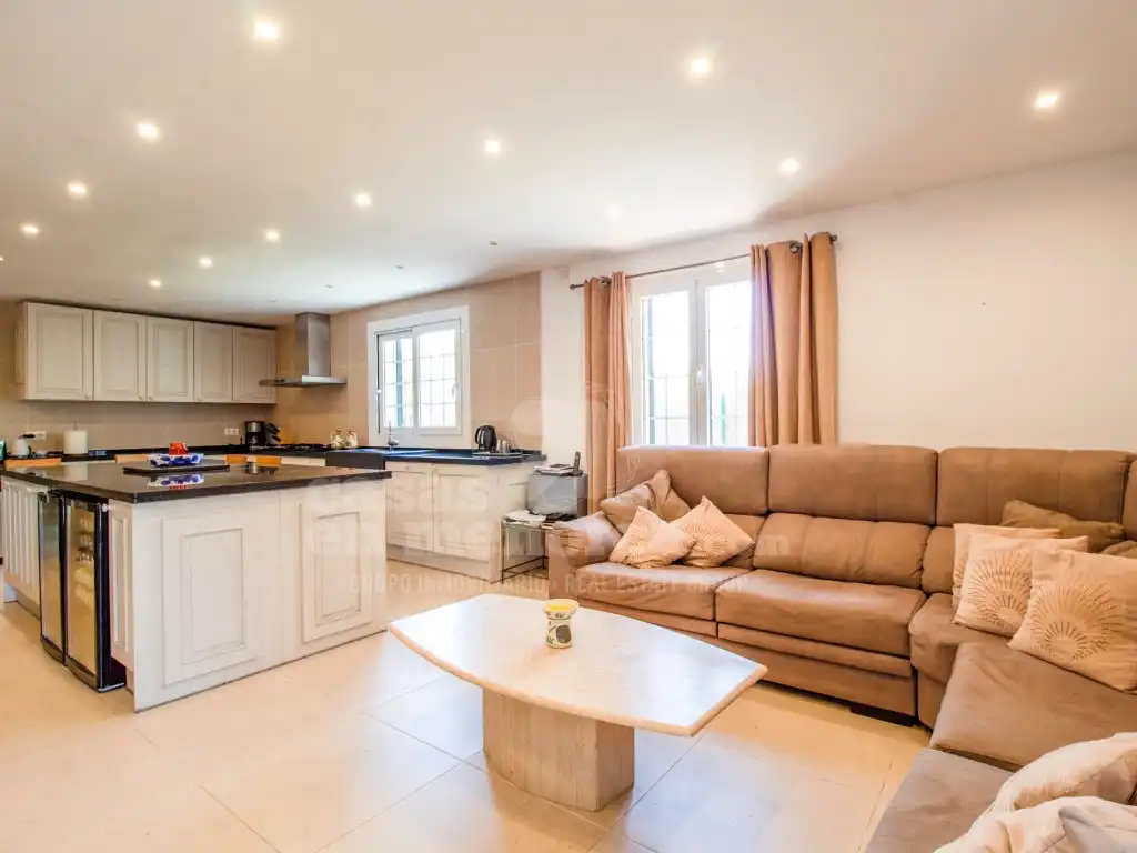Sala de estar de Finca rústica en venta en Maó - Mahón con Aire acondicionado, Calefacción y Jardín privado