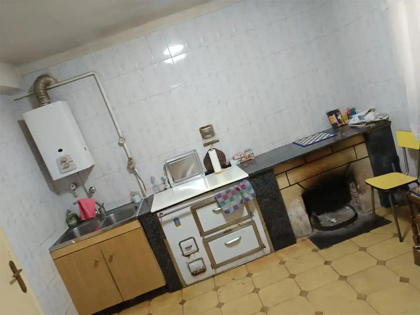 Cuina de Casa adosada en venda en Mantinos