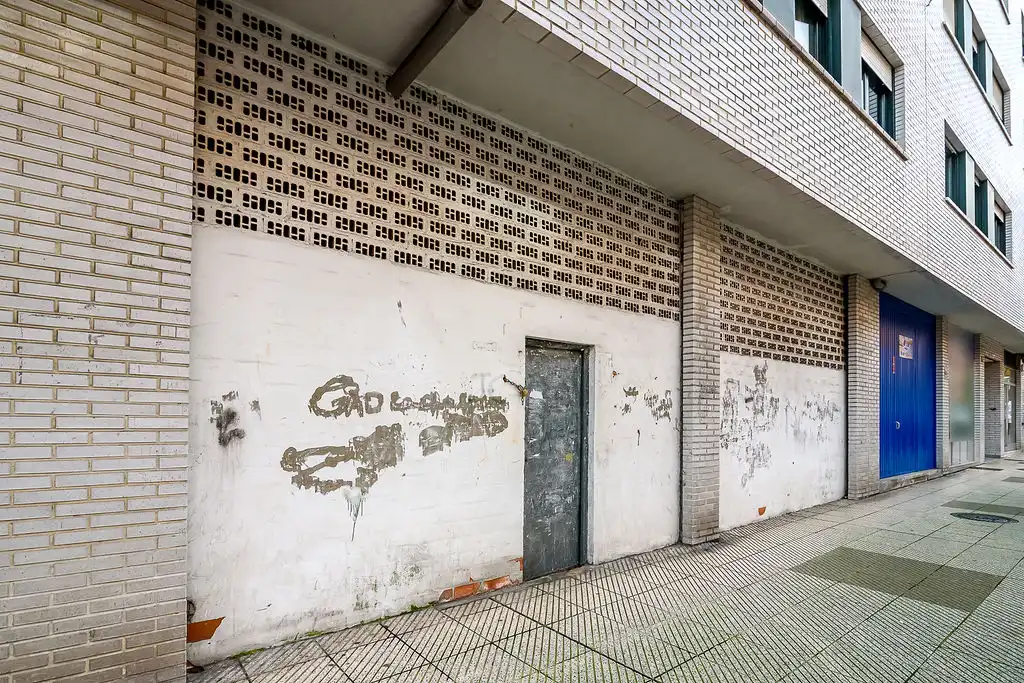 Außenansicht von Geschaftsraum zum Verkauf in Oviedo 