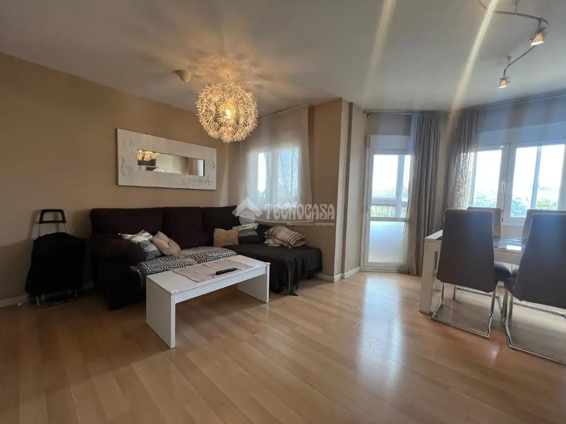 Living room of Flat for sale in Zaragoza  with Heating, Terrace and Furnished