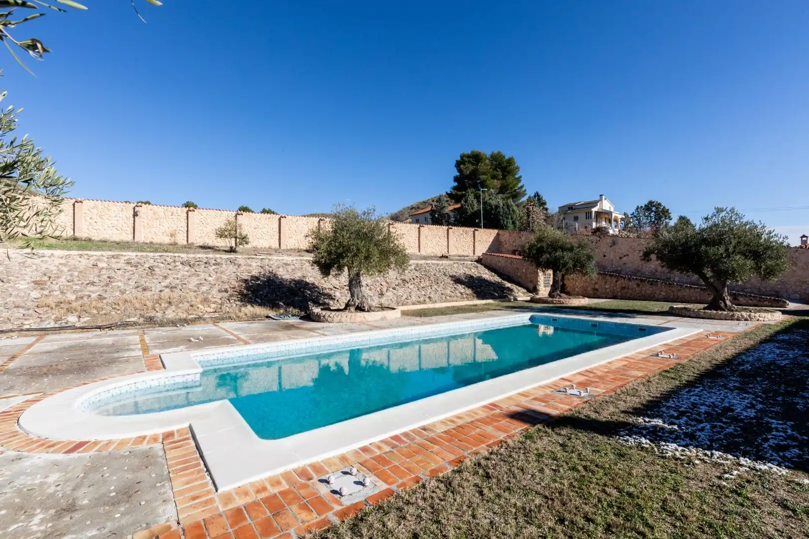 Piscina de Casa o xalet en venda en Colmenar de Oreja amb Calefacció, Jardí privat i Traster