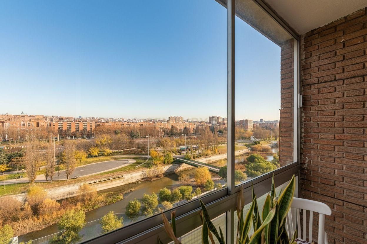 Exterior view of Apartment for sale in  Madrid Capital  with Storage room and Balcony