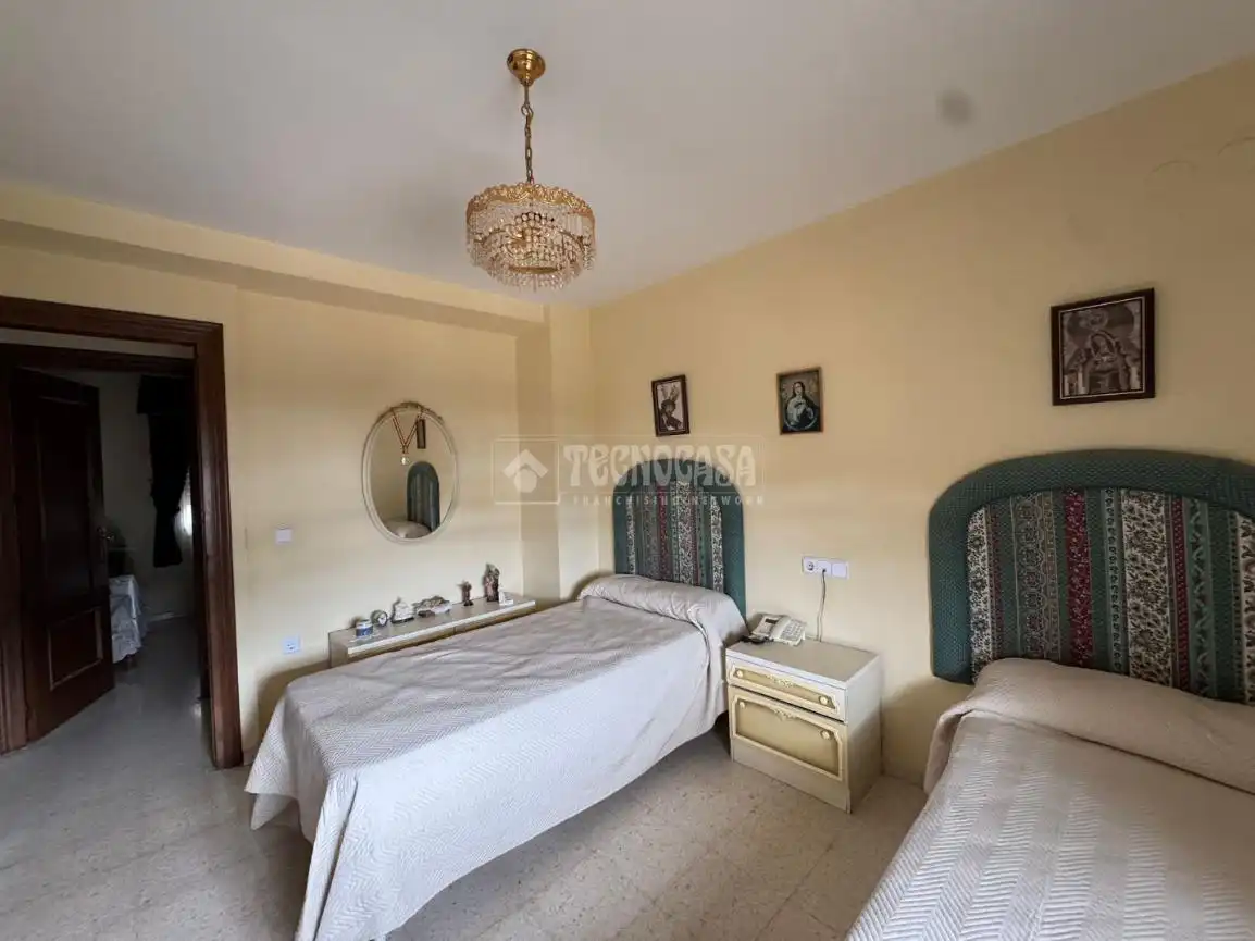 Bedroom of Flat for sale in Osuna  with Air Conditioner and Balcony