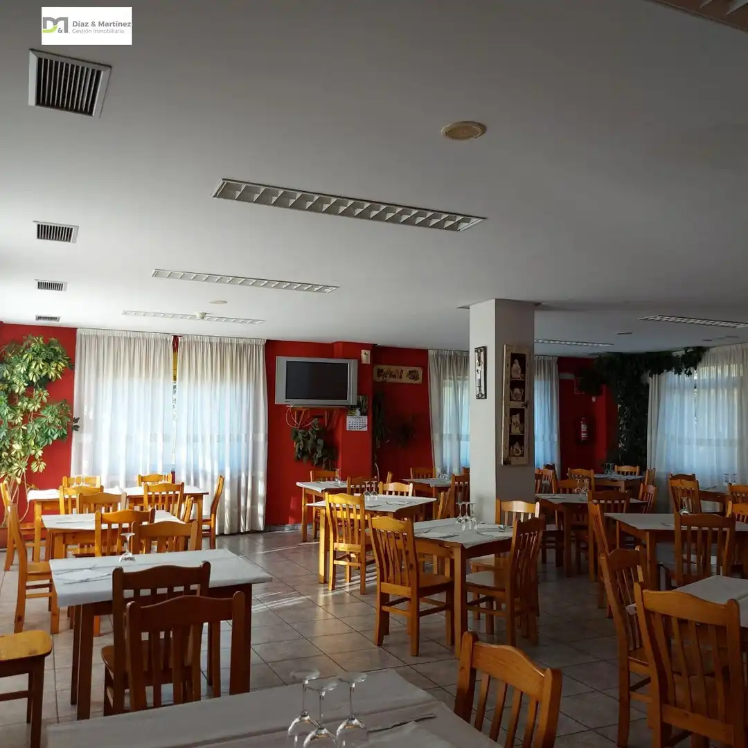 Local comercial en venda a La Robla, imagen 8