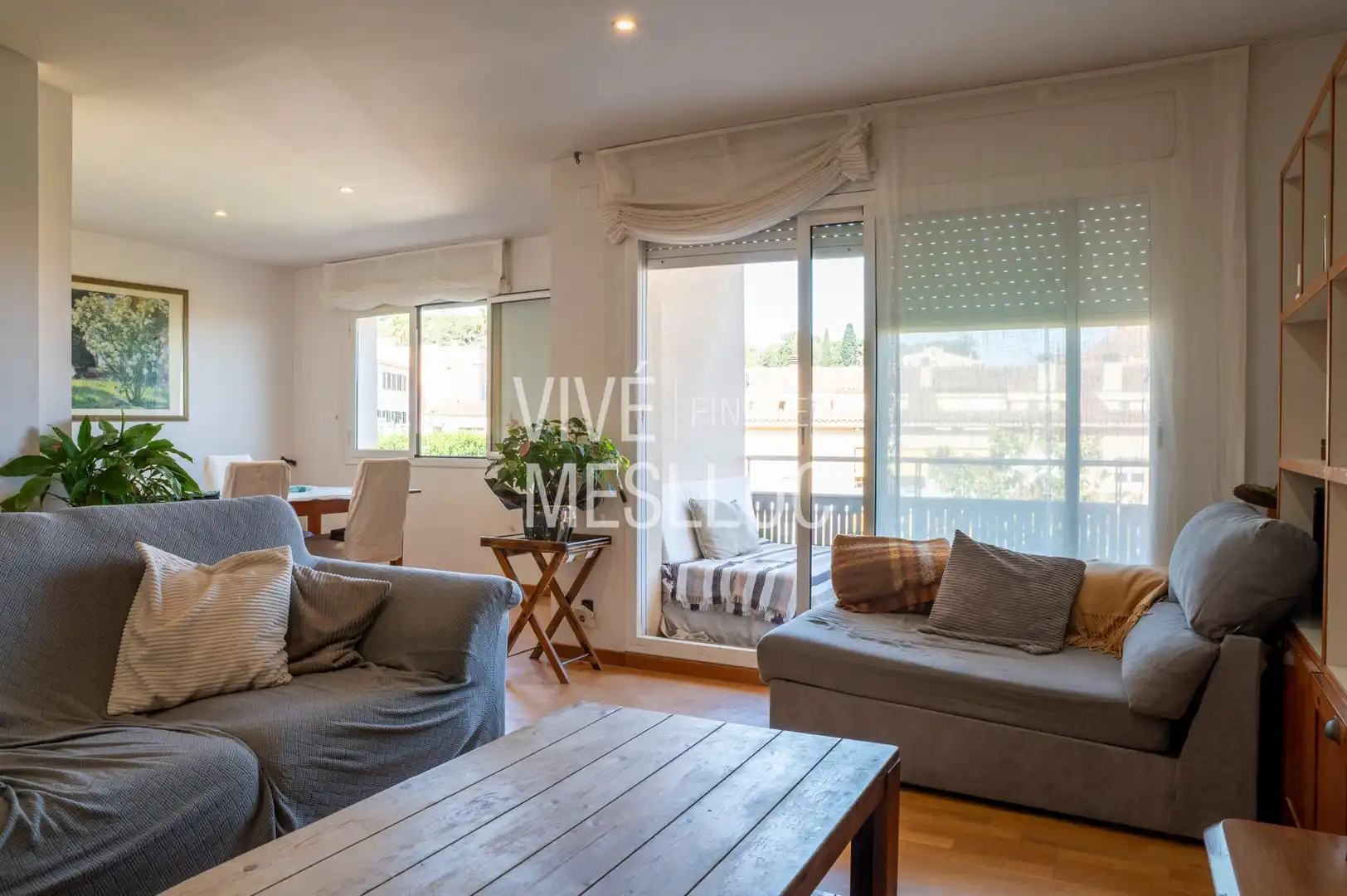 Sala de estar de Piso en venta en Alella con Calefacción, Terraza y Trastero