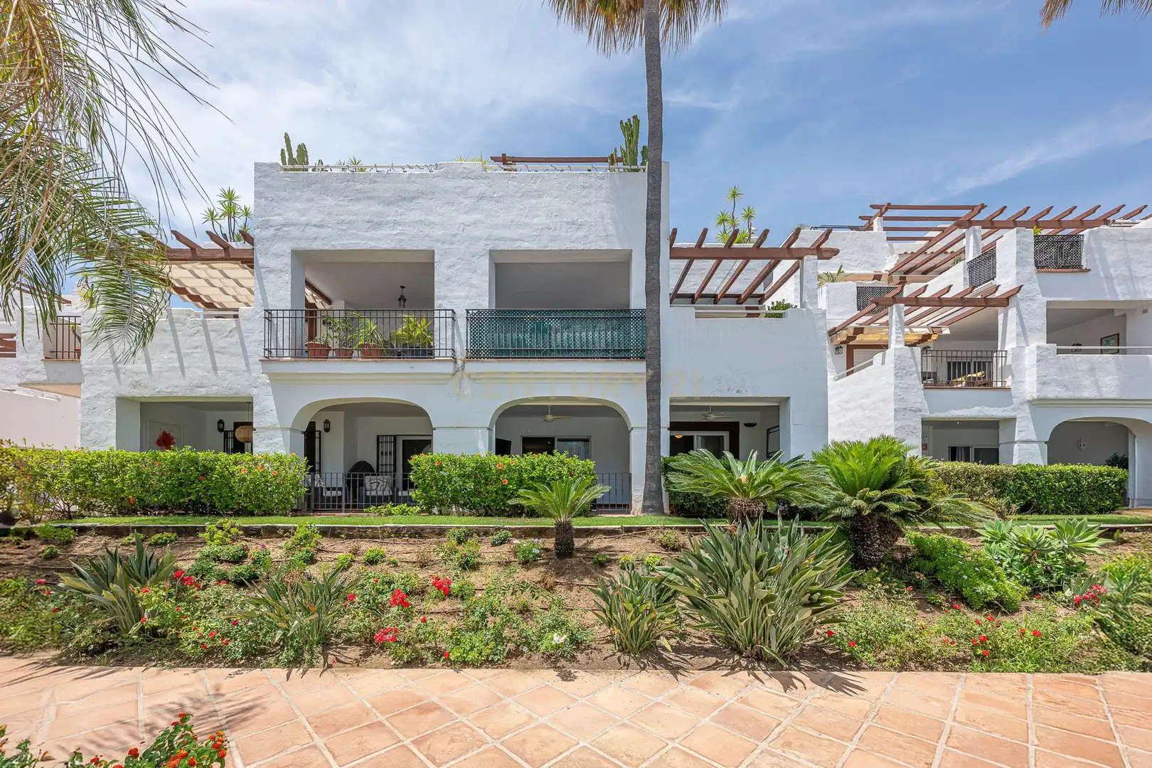 Vista exterior de Apartamento en venta en Marbella con Aire acondicionado, Jardín privado y Trastero