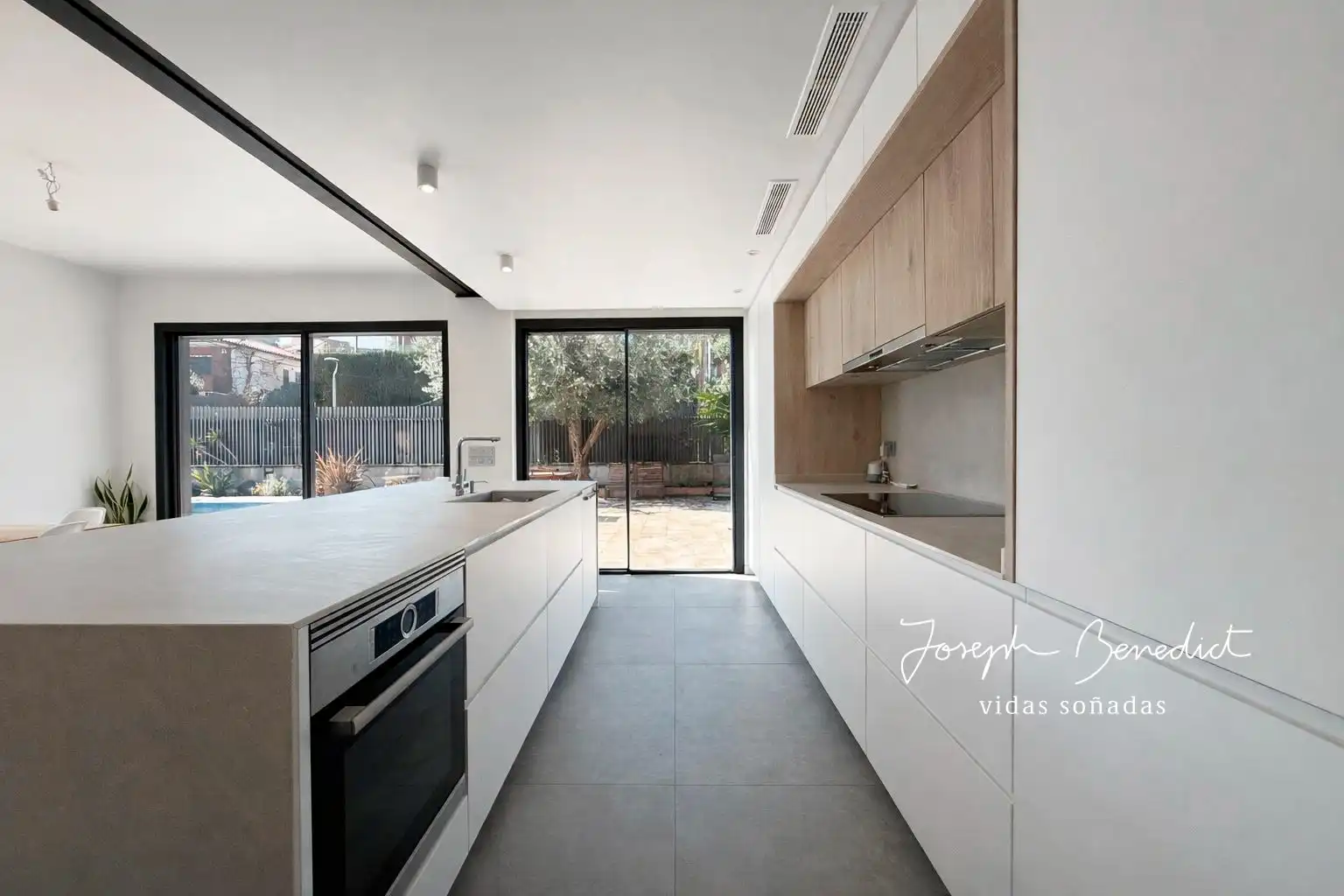 Cuina de Casa o xalet en venda en Castelldefels amb Aire condicionat, Calefacció i Jardí privat