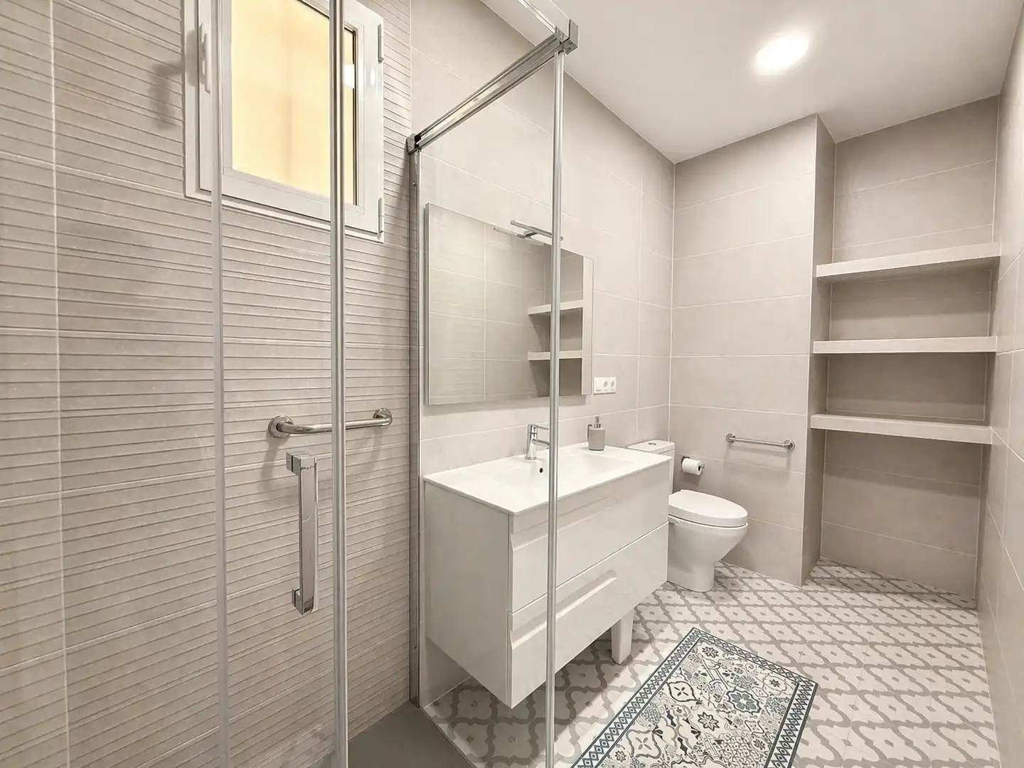 Baño de Piso en venta en  Valencia Capital con Aire acondicionado y Balcón