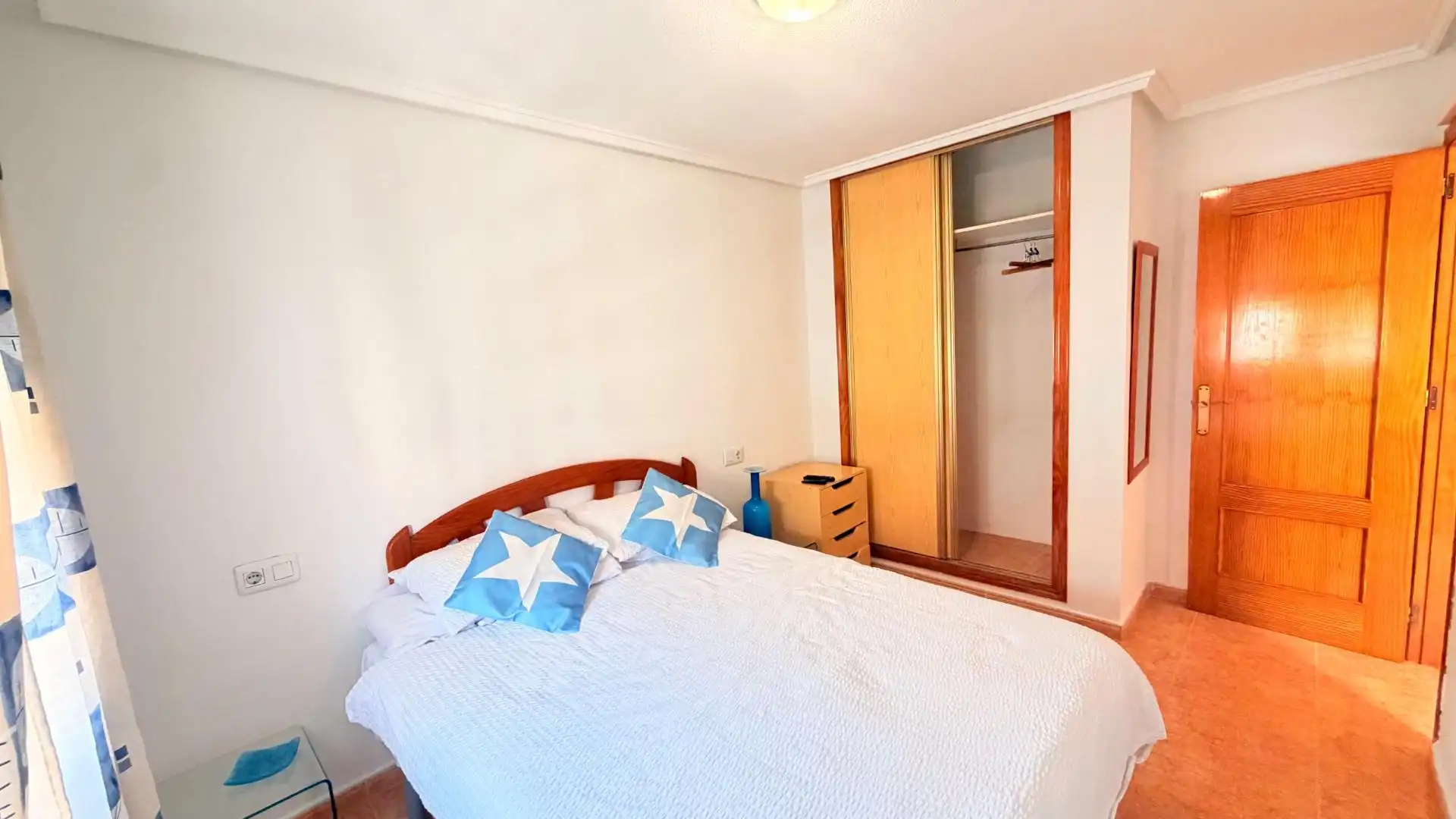 Habitación de Piso en venta en Torrevieja con Aire acondicionado, Calefacción y Terraza