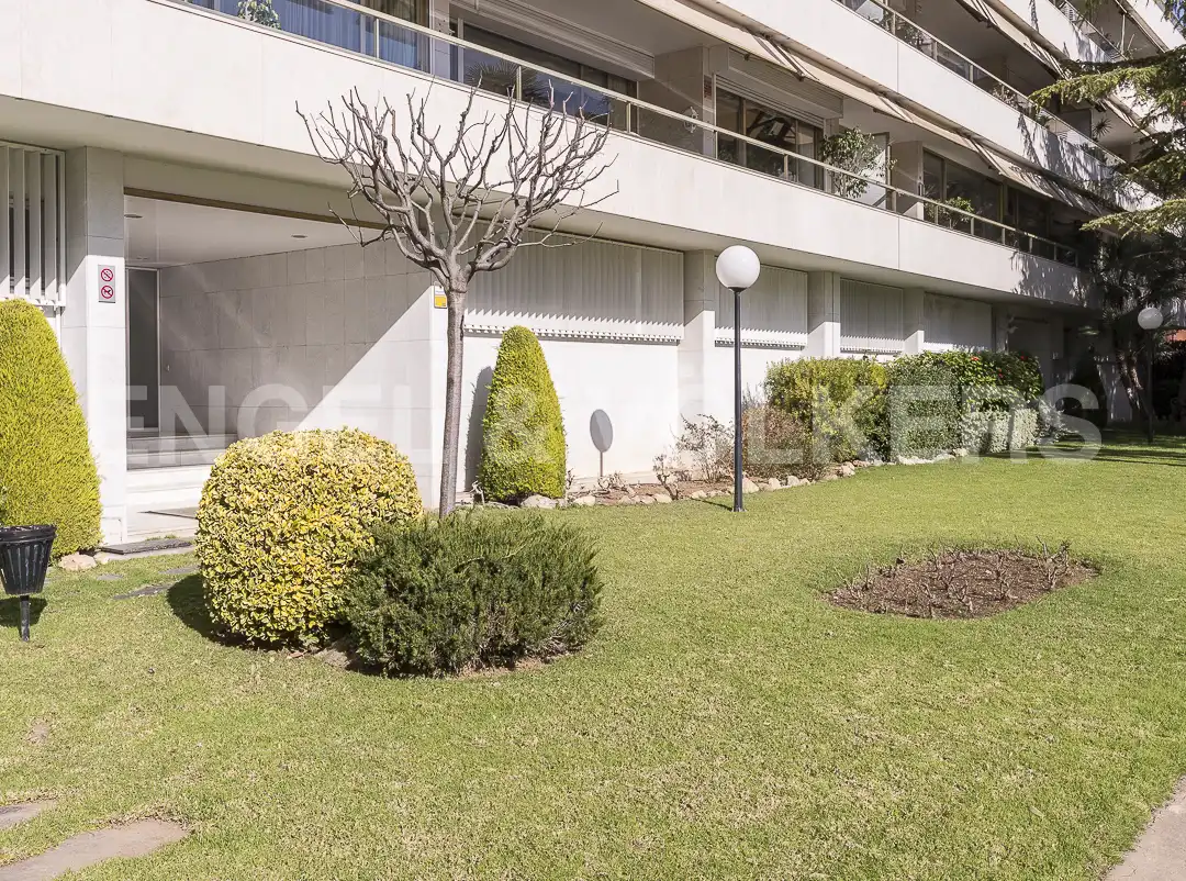Vista exterior de Piso en venta en Barcelona con Aire acondicionado, Calefacción y Terraza