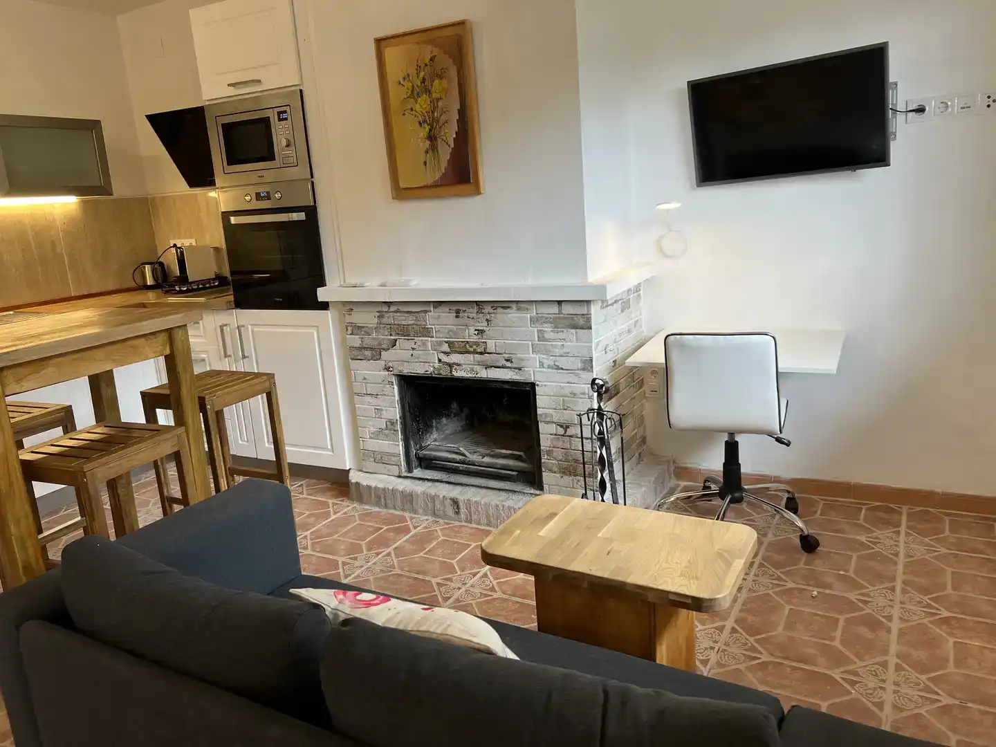 Wohnzimmer von Wohnung zur Miete in Málaga mit Klimaanlage, Privatgarten und Möbliert