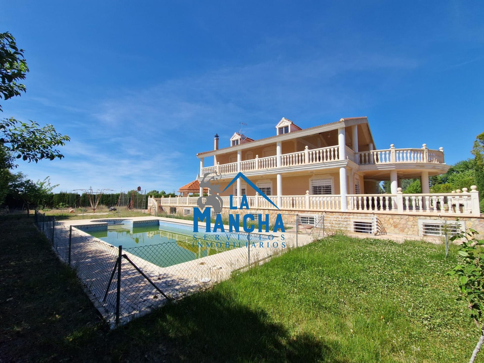Exterior view of House or chalet for sale in  Albacete Capital  with Air Conditioner, Heating and Private garden