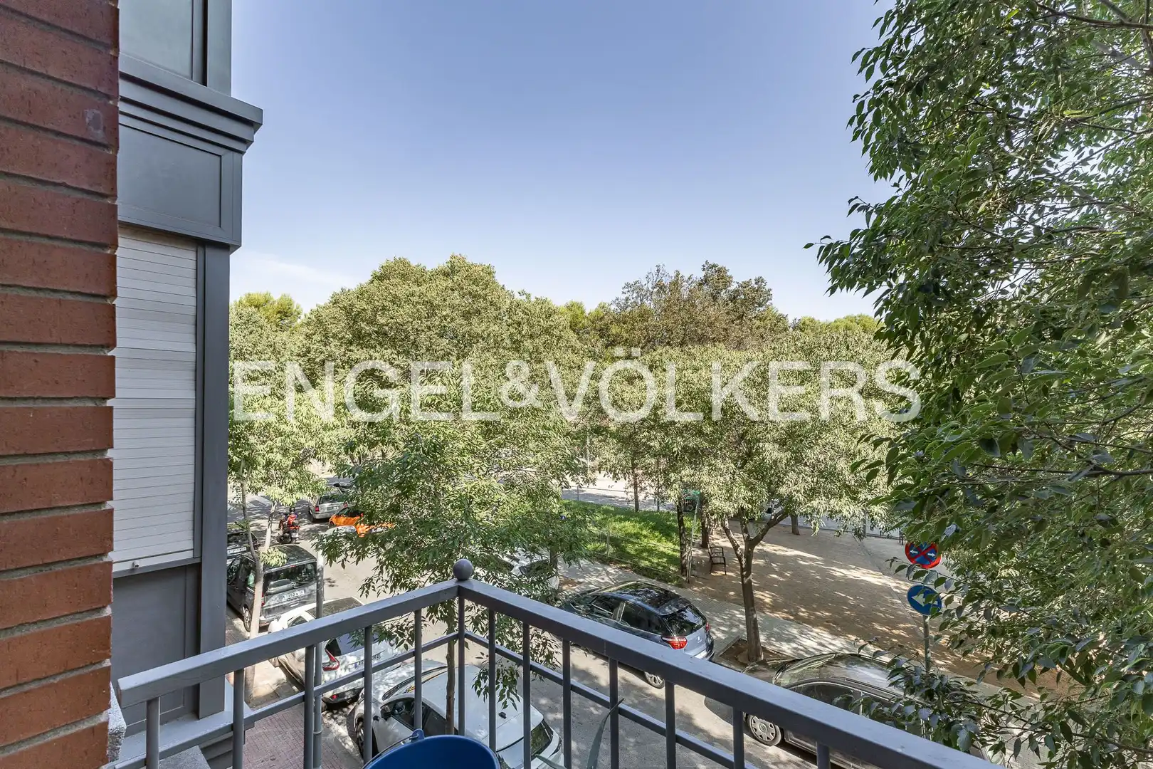 Exterior view of Flat for rent in Esplugues de Llobregat  with Air Conditioner, Heating and Parquet flooring