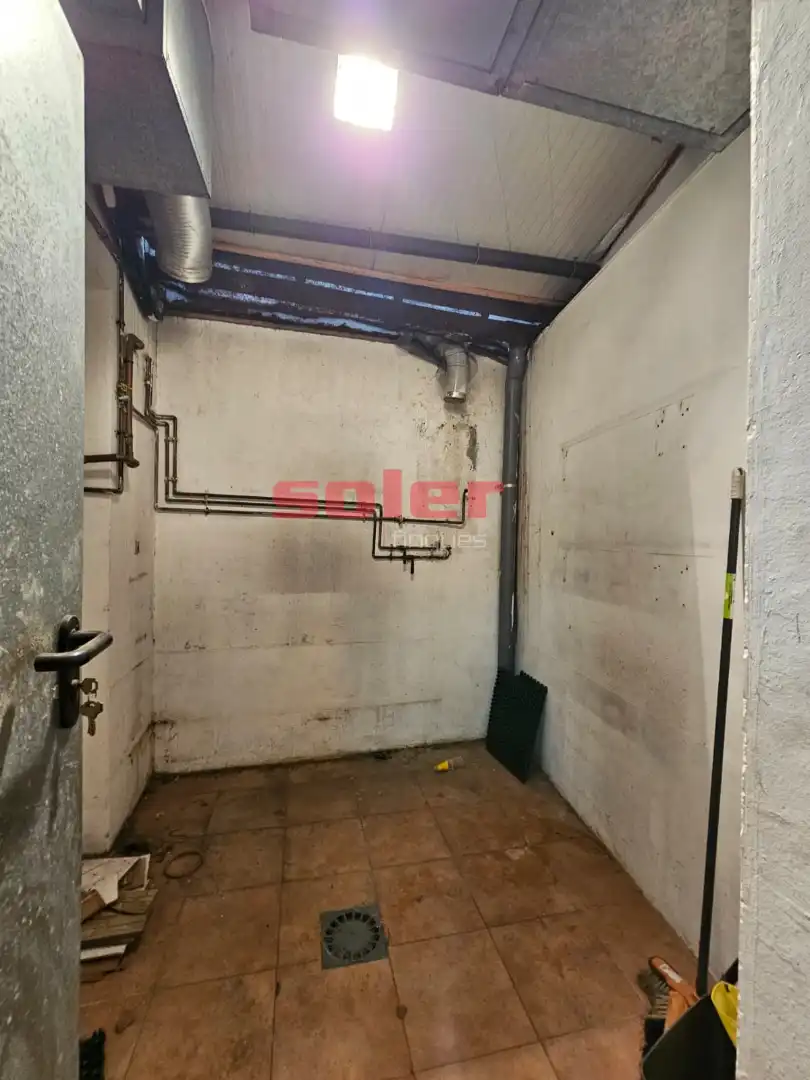 Local comercial en alquiler en Carrer de l'Endavallada, imagen 8