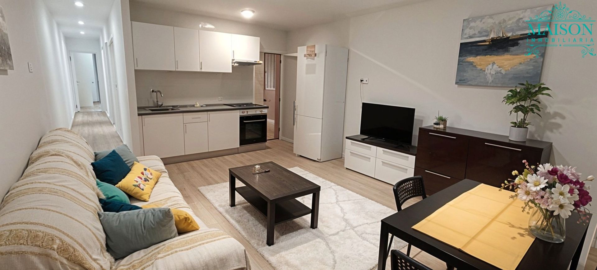 Living room of Flat for sale in Castellón de la Plana / Castelló de la Plana  with Parquet flooring, Furnished and Oven