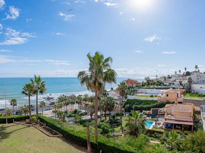 Vista exterior de Casa o xalet en venda en Mijas amb Aire condicionat, Parquet i Terrassa