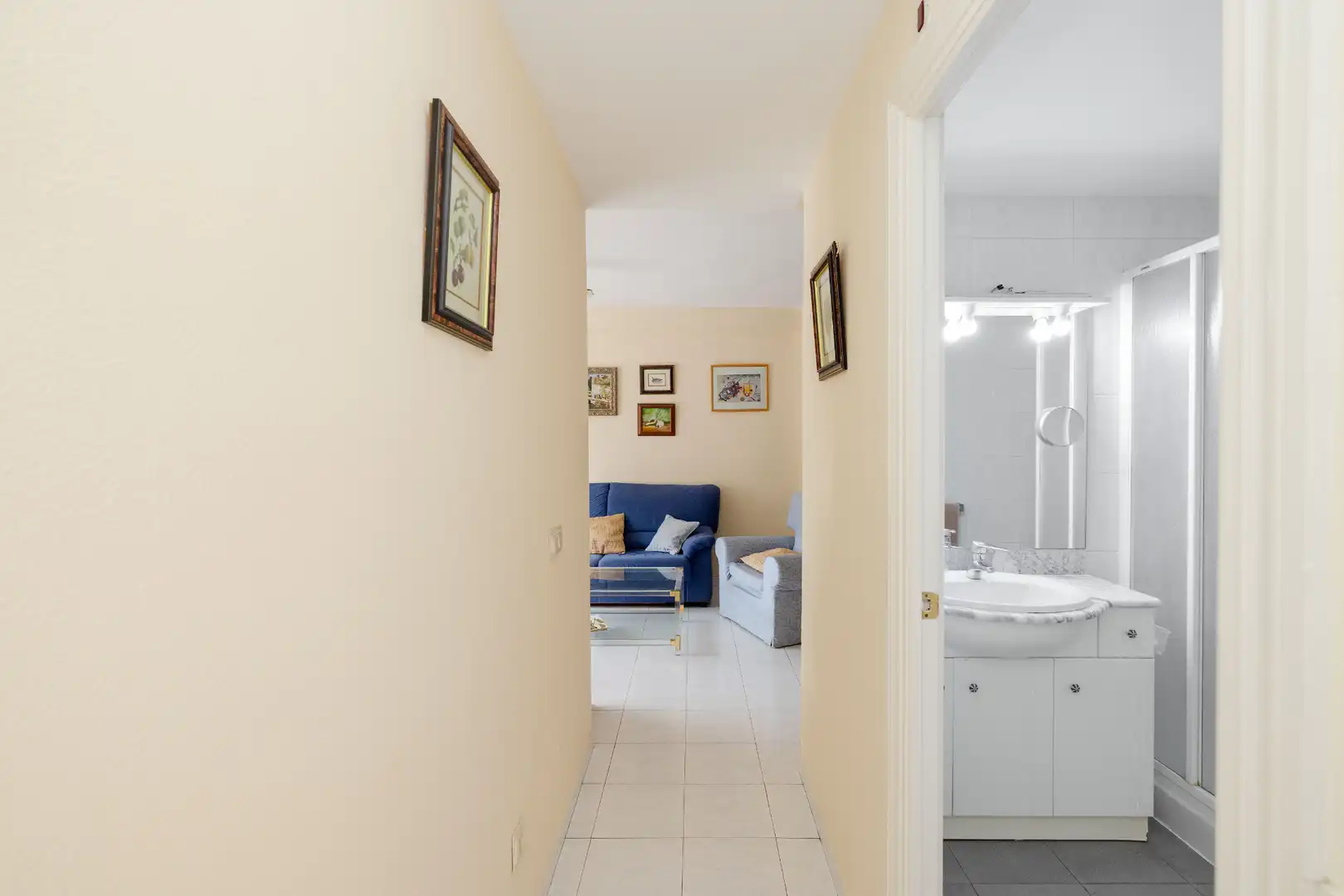 Flat for sale in Marbella  with Community pool