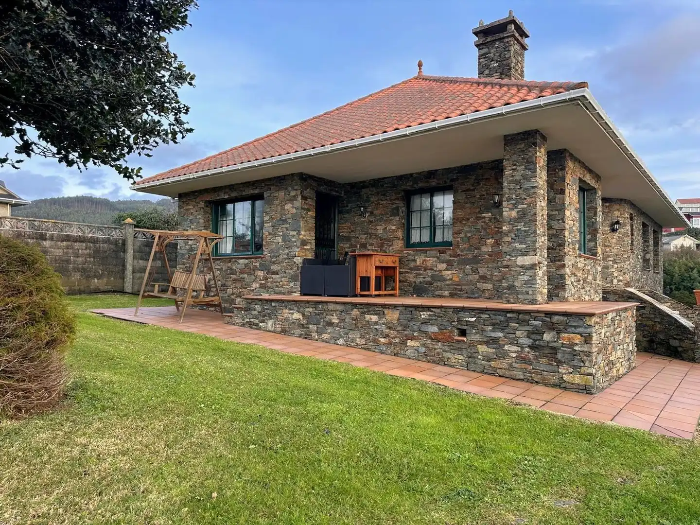 Chalet con jardín en venta en Calle Robaleira 17, imagen 2