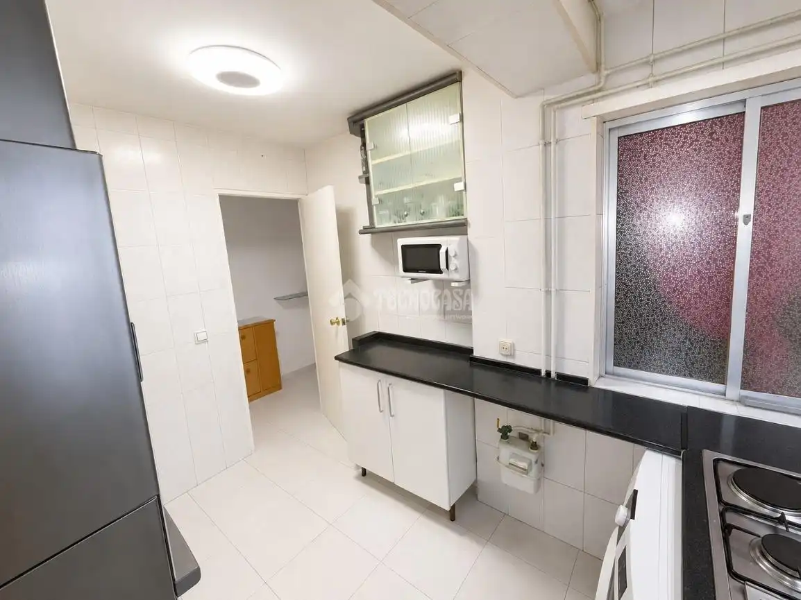 Kitchen of Flat for sale in Alcalá de Henares  with Air Conditioner and Storage room